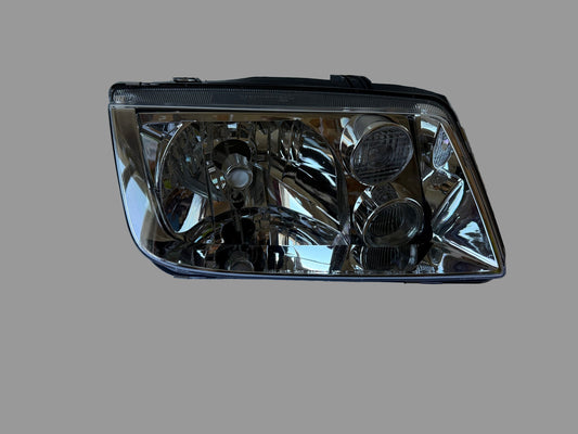 TYC 20-5677-08-2B – Phare avant droit – Volkswagen Bora (1998–2005) – Halogène H3/H4 – Avec antibrouillard