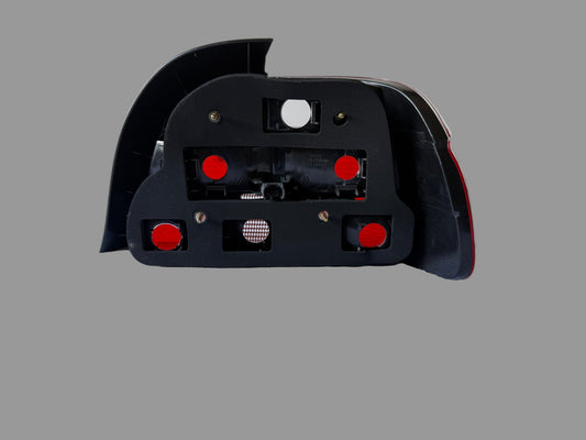 TYC 11-6010-11-2 – Feu arrière gauche – BMW Série 5 E39 Berline (1995–2000) – Blanc