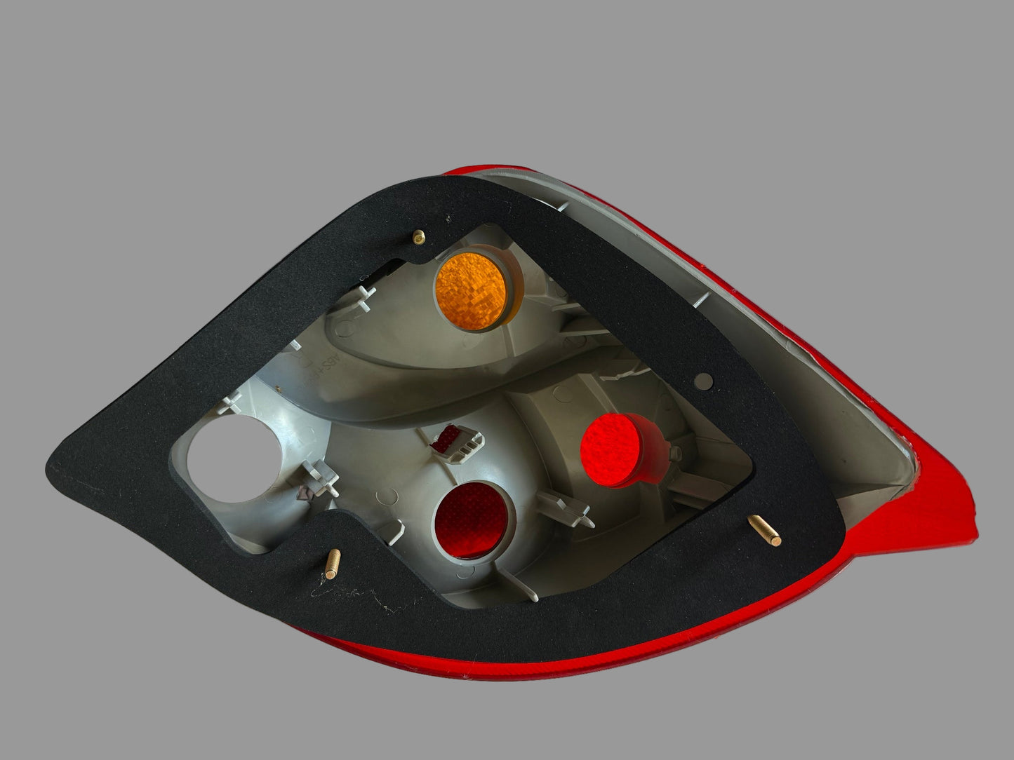 Eurolites 44647636B / 27300128 – Feu arrière droit – Ford Fiesta (1995–2002) – P21W / R5W – Occasion