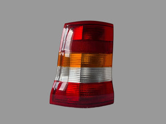 compare product Eurolites 27423128 / 42654636B / F 16.17.2.771 – Feu arrière gauche – Opel Astra F Caravan (1991–1998) – Occasion