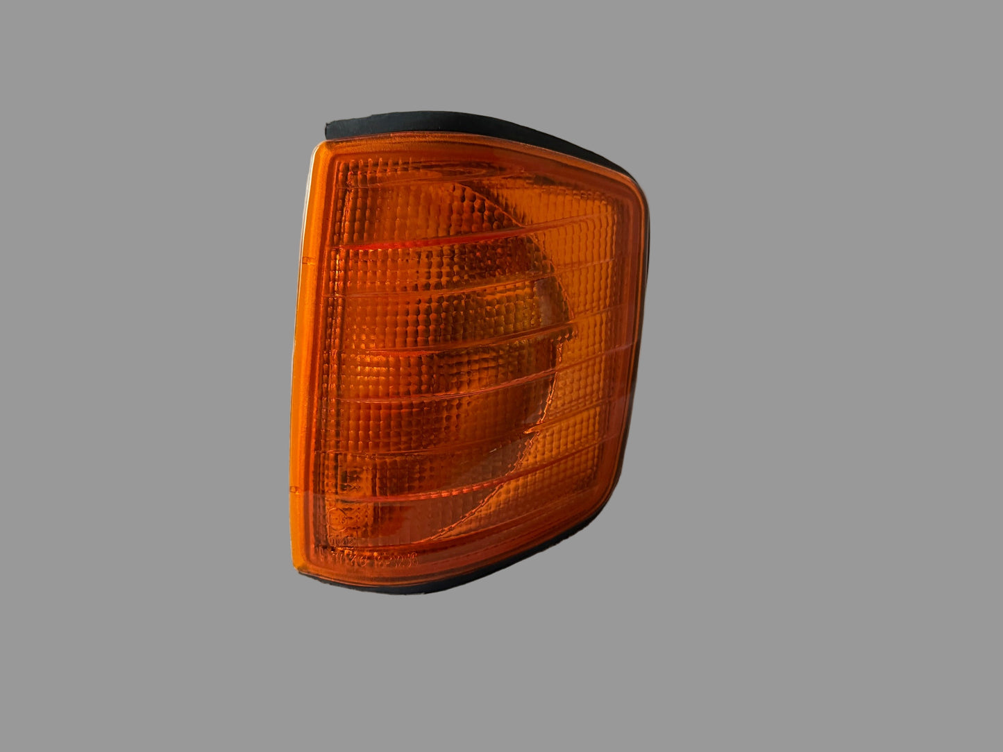 TYC 18-3256-05-2 – Clignotant Avant Gauche – Mercedes-Benz W201 (1982–1993)