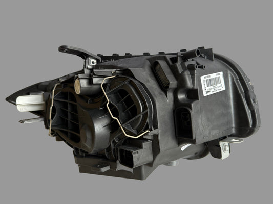 Valeo 043902 – Phare avant gauche – BMW Série 1 E87 (2004–2007) – Halogène H7/PY21W/W5W