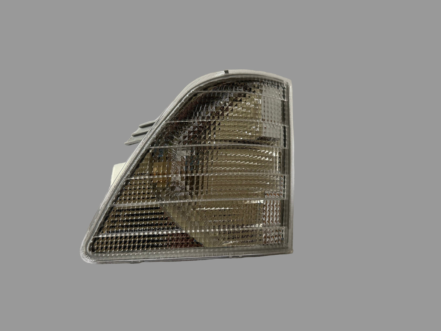 TYC 18-5178-05-2 – Feu Clignotant Gauche Blanc – Mercedes-Benz Sprinter 901-905 (1995–2000)