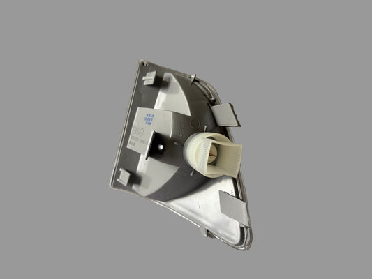 TYC 18-5178-05-2 – Feu Clignotant Gauche Blanc – Mercedes-Benz Sprinter 901-905 (1995–2000)