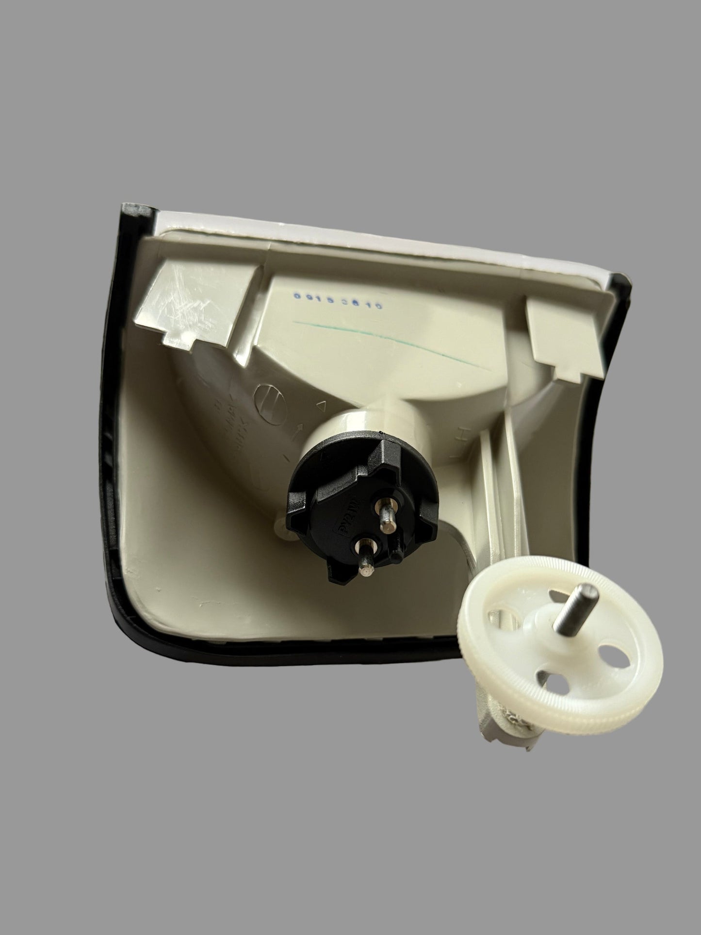 TYC 18-3256-93-2 – Clignotant Avant Gauche– Mercedes-Benz W201 (1982–1993)