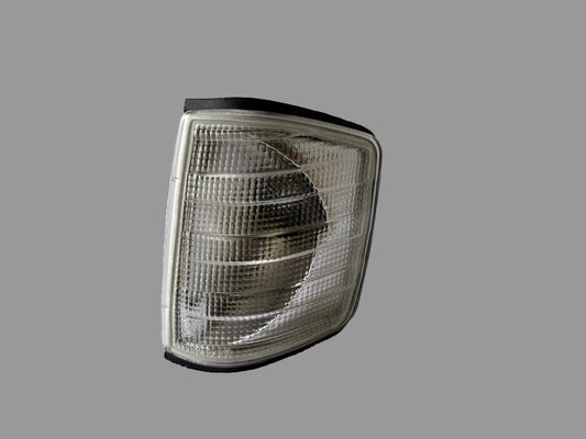 TYC 18-3256-93-2 – Freccia Anteriore Sinistra – Mercedes-Benz W201 (1982–1993)