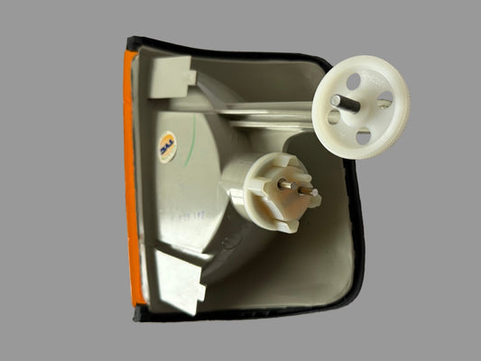 TYC 18-3256-05-2 – Freccia Anteriore Sinistra – Mercedes-Benz W201 (1982–1993)