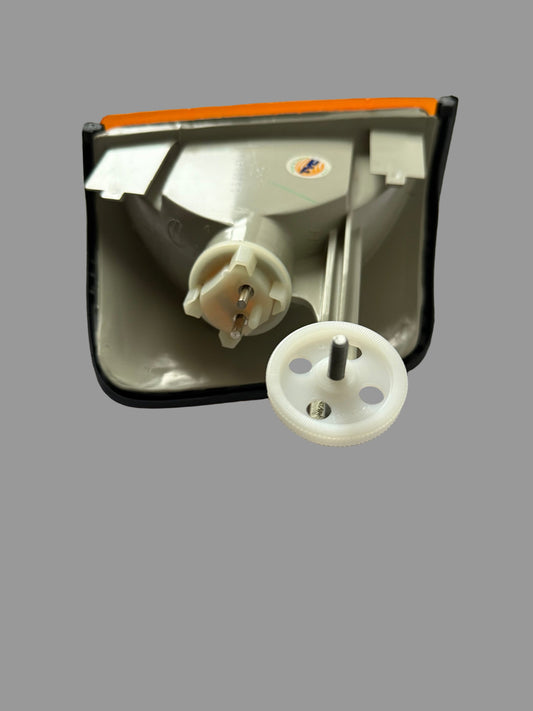 TYC 18-3256-05-2 – Clignotant Avant Gauche – Mercedes-Benz W201 (1982–1993)